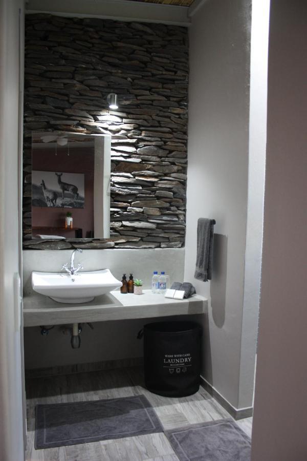 Mountain Peak Game Lodge And Camping Ozongaka Екстер'єр фото